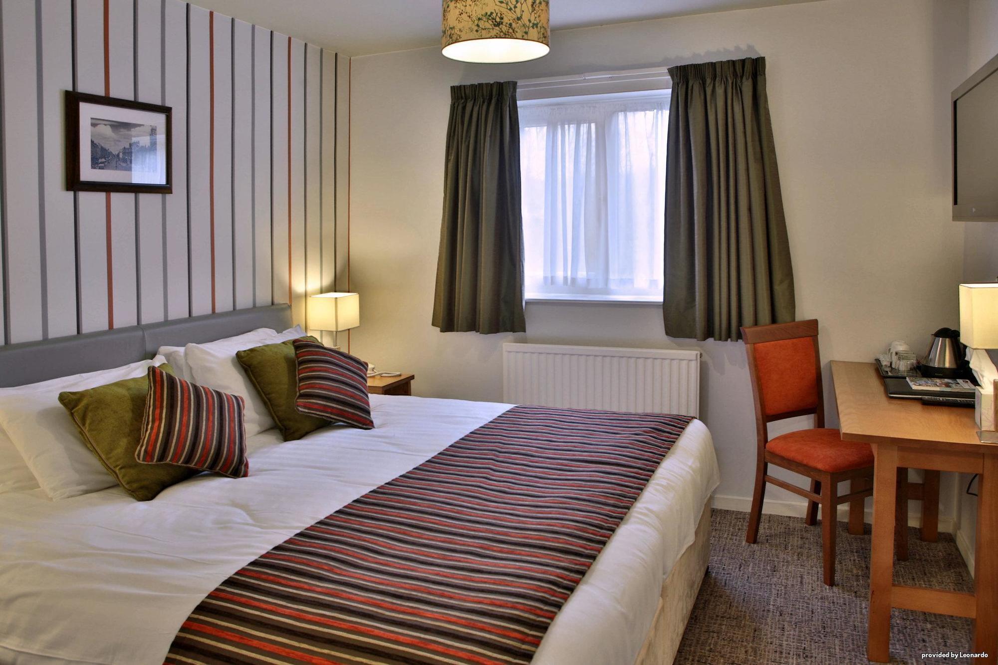Henley Hotel ภายนอก รูปภาพ