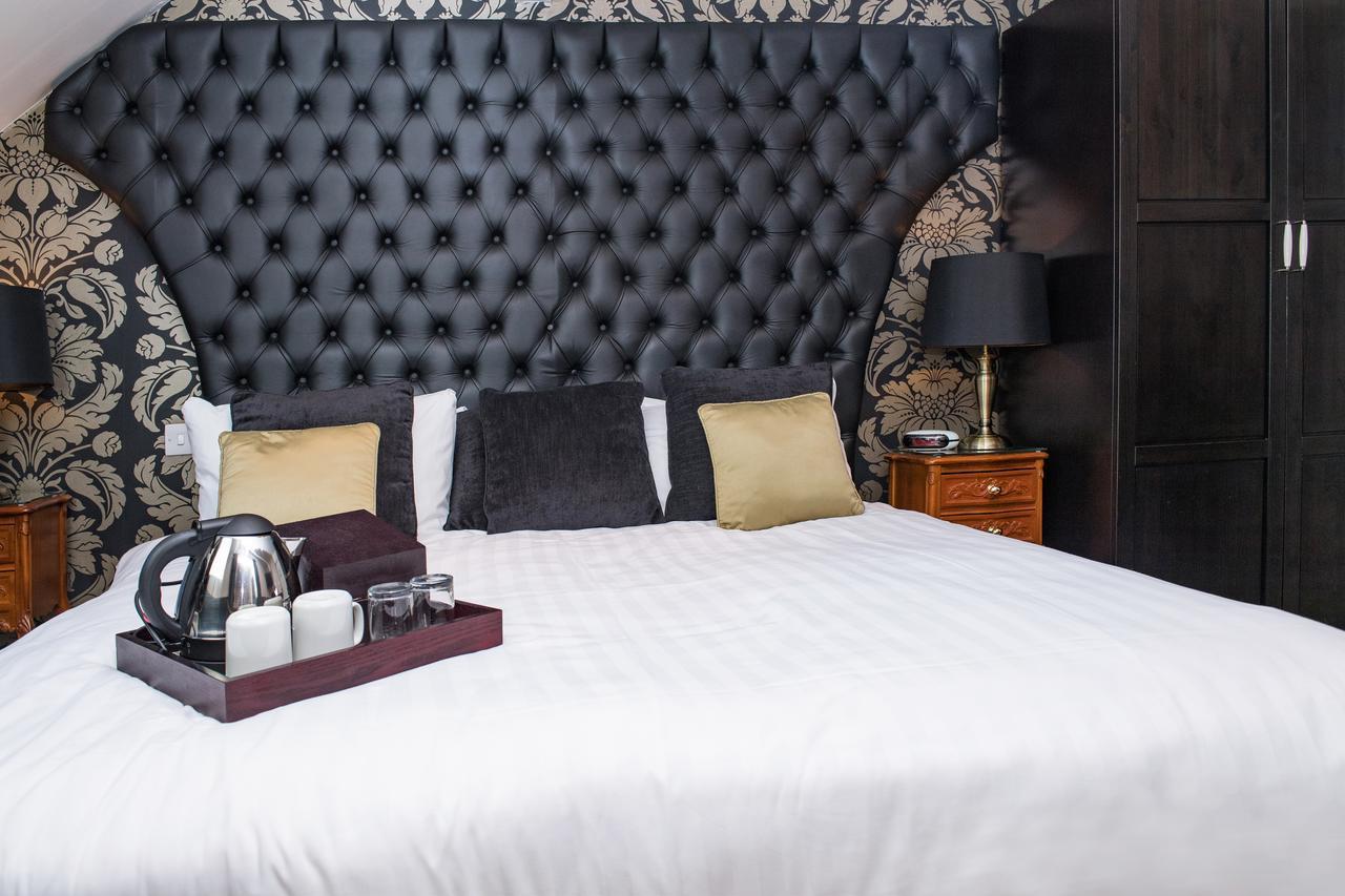 Henley Hotel ภายนอก รูปภาพ