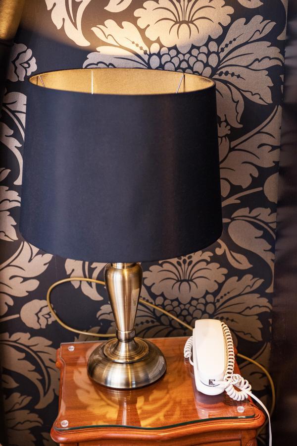 Henley Hotel ภายนอก รูปภาพ