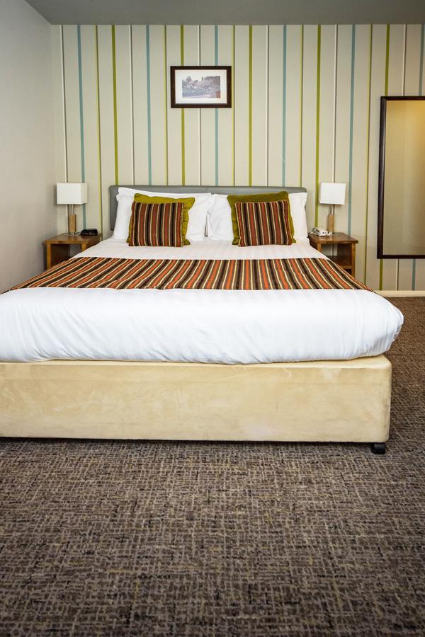 Henley Hotel ภายนอก รูปภาพ