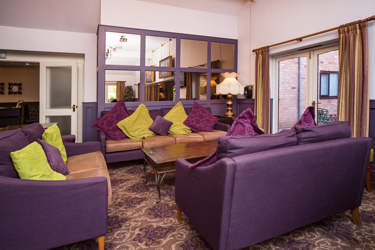 Henley Hotel ภายนอก รูปภาพ