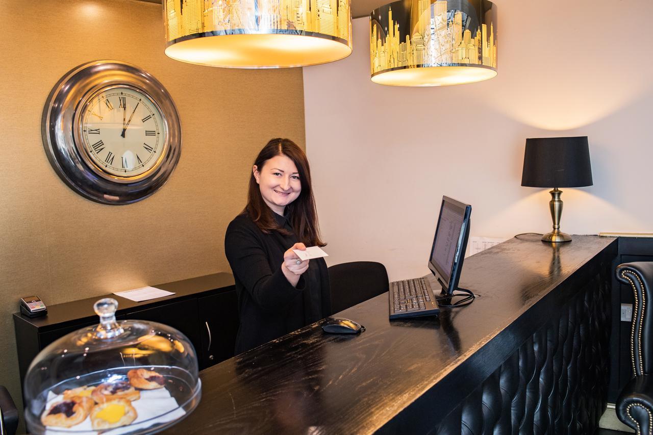 Henley Hotel ภายนอก รูปภาพ
