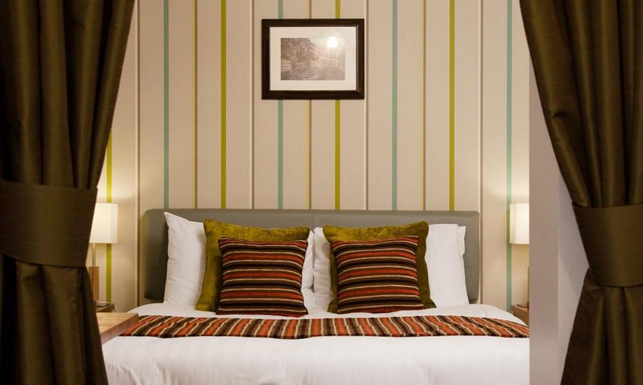 Henley Hotel ภายนอก รูปภาพ