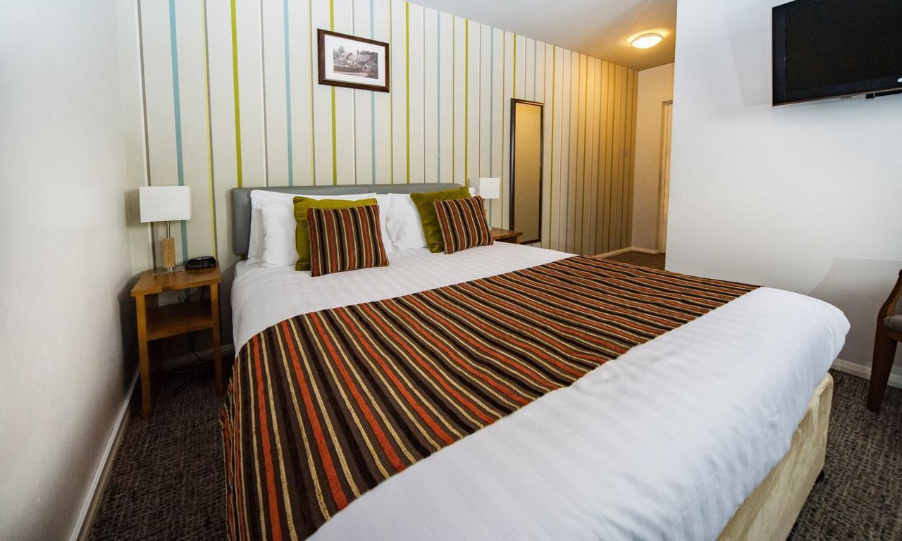 Henley Hotel ภายนอก รูปภาพ