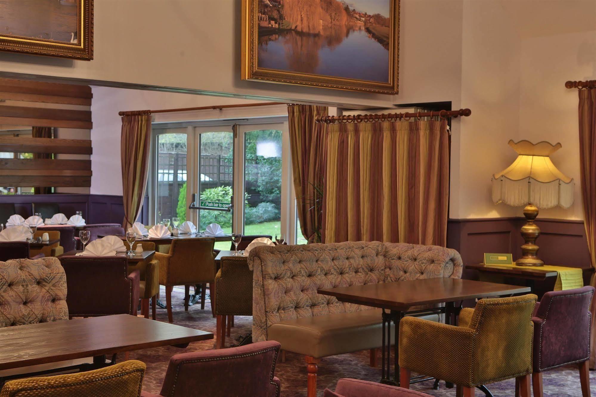 Henley Hotel ภายนอก รูปภาพ