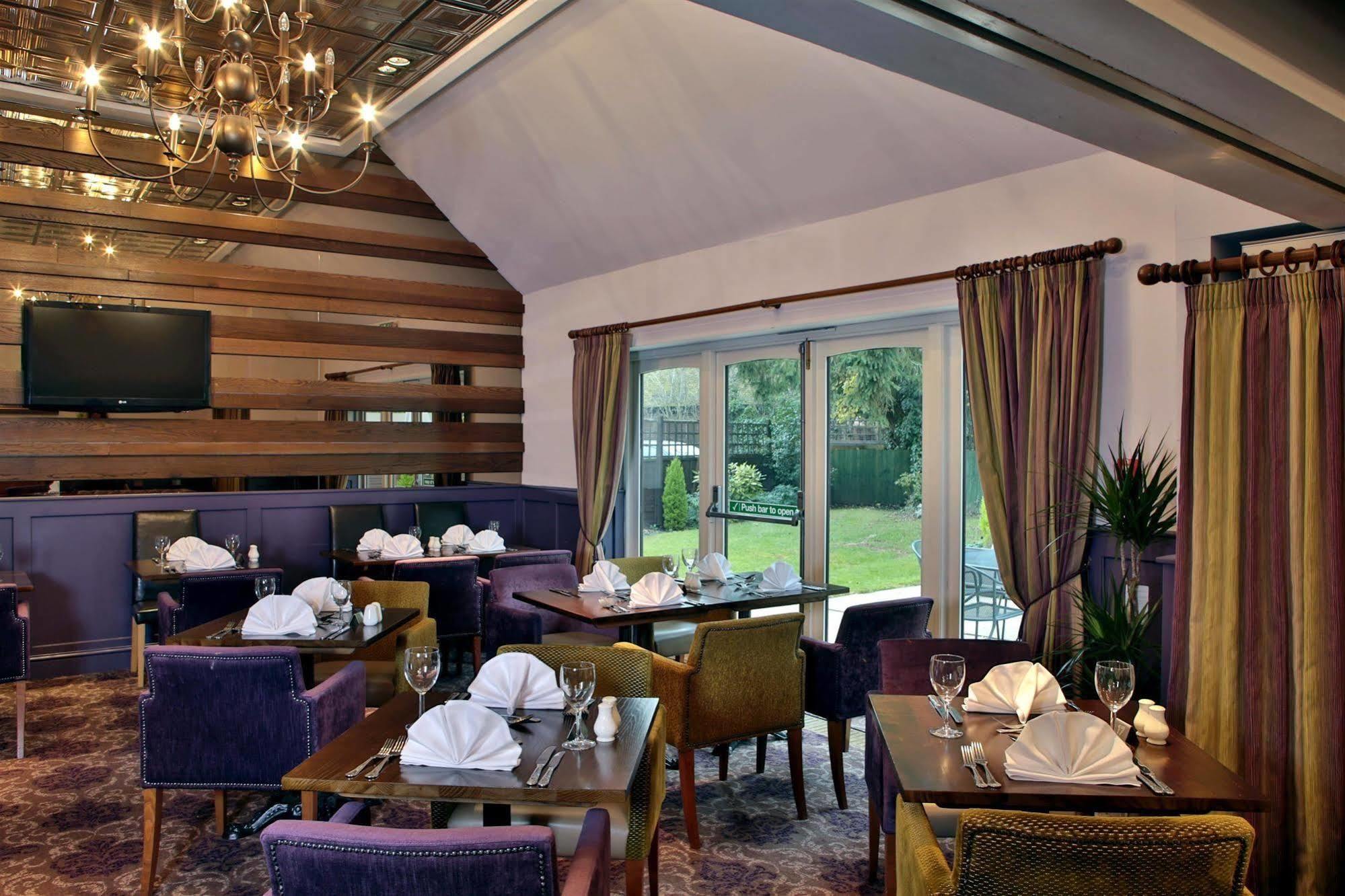 Henley Hotel ภายนอก รูปภาพ