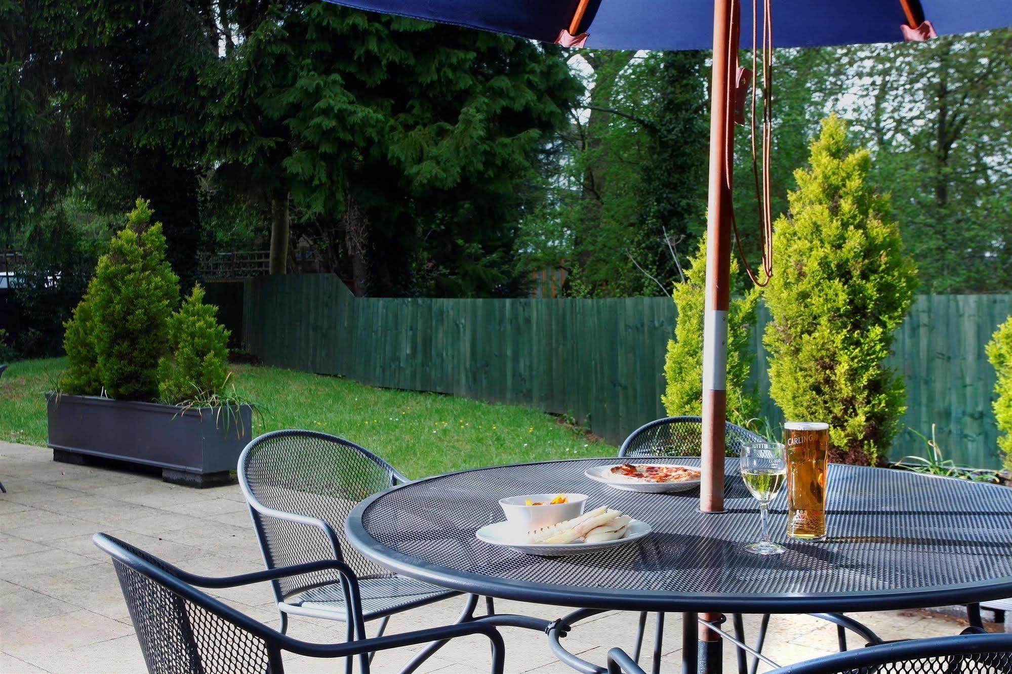 Henley Hotel ภายนอก รูปภาพ