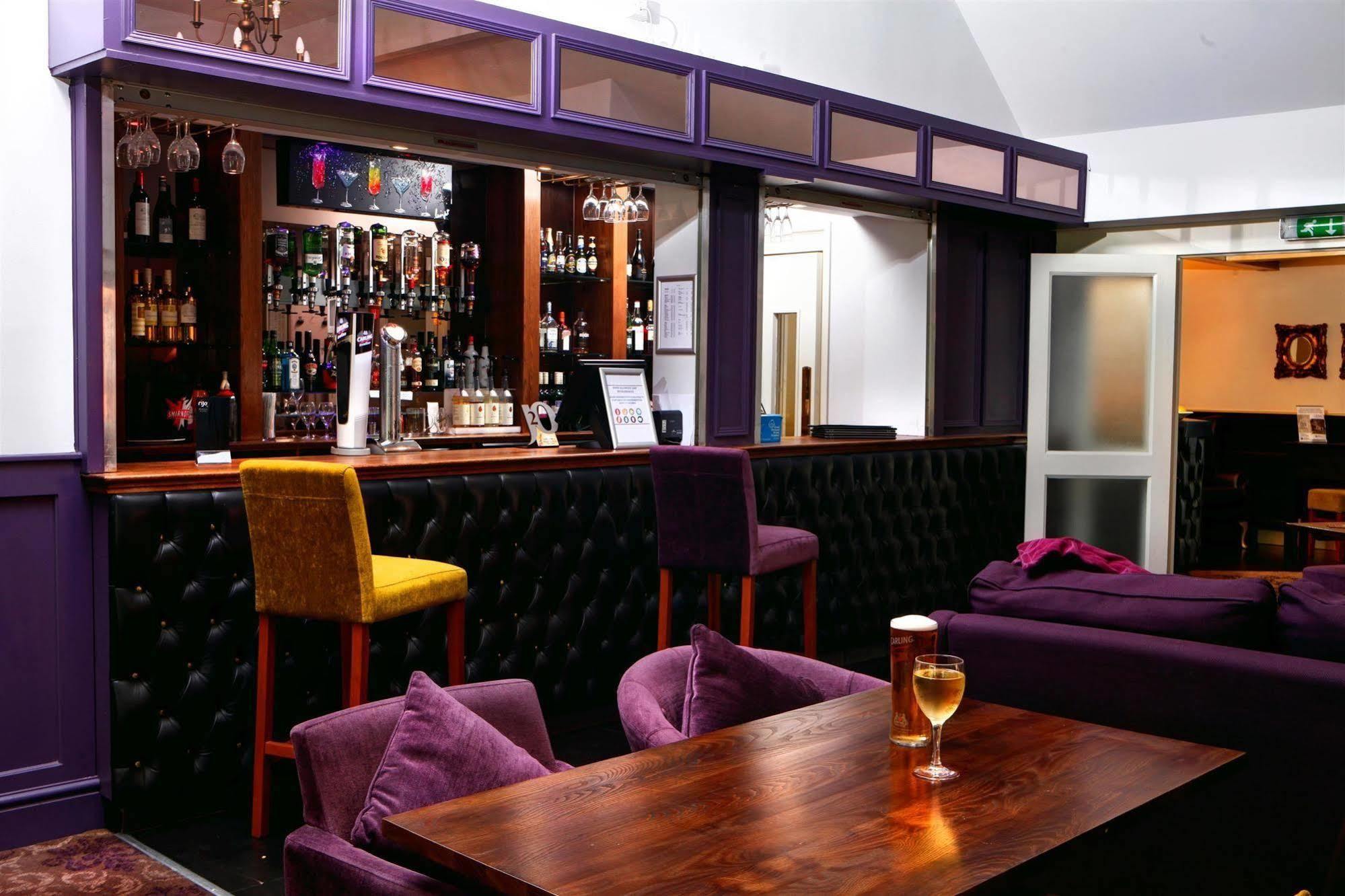 Henley Hotel ภายนอก รูปภาพ