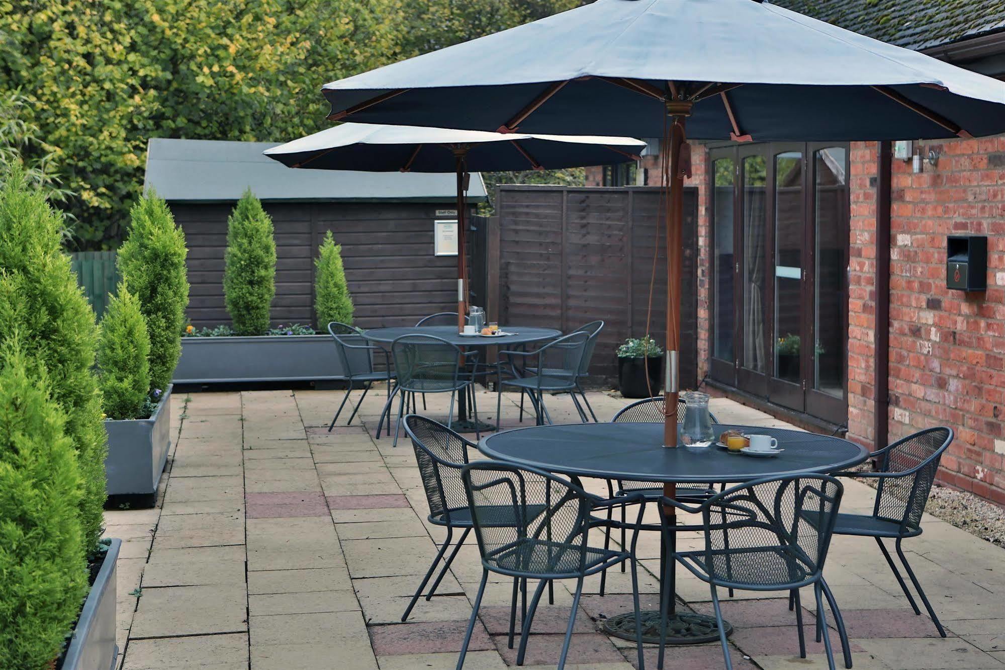 Henley Hotel ภายนอก รูปภาพ