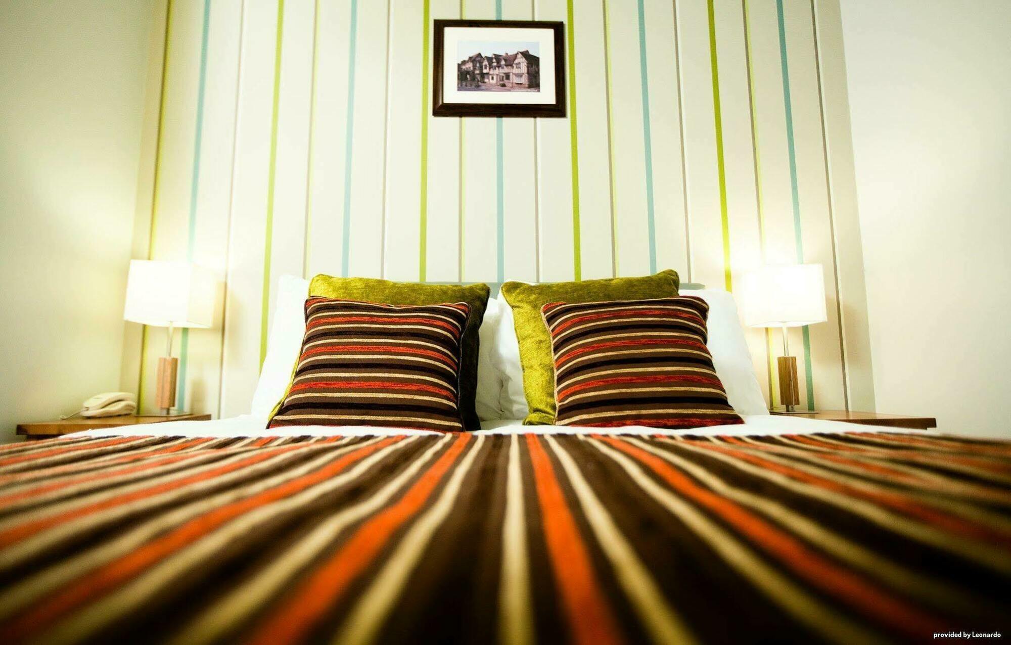 Henley Hotel ภายนอก รูปภาพ
